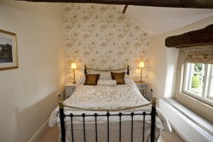 Gorgeous Scarah Cottage Ripley 17 sm.jpg